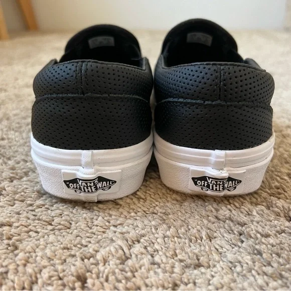 Vans Classic Slip-On Perf Leather Shoe in Black Size 6.0 - Picture 5 of 11